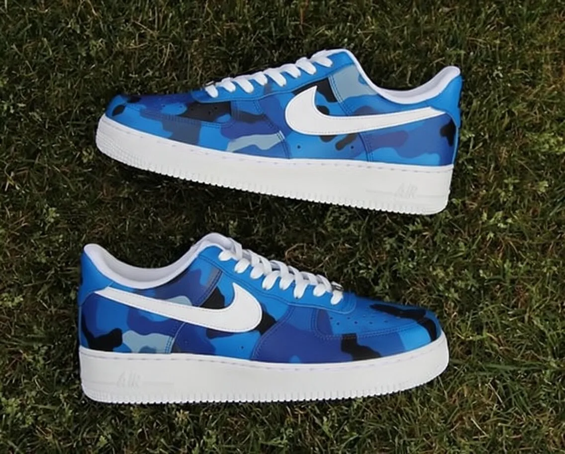 Custom Air Force 1 whiteblackswooshloveheartshand-painted