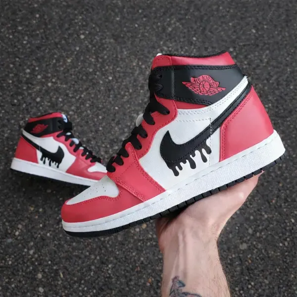 Custom Air Force 1 blackheartdoodlehand-painted